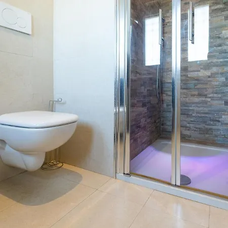 New Quiet E Relax Con Piscina *